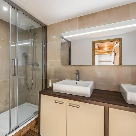 Apartment Renove Avec Balcon Et Parking Pres Des Pistes A - Fr-1-453-68